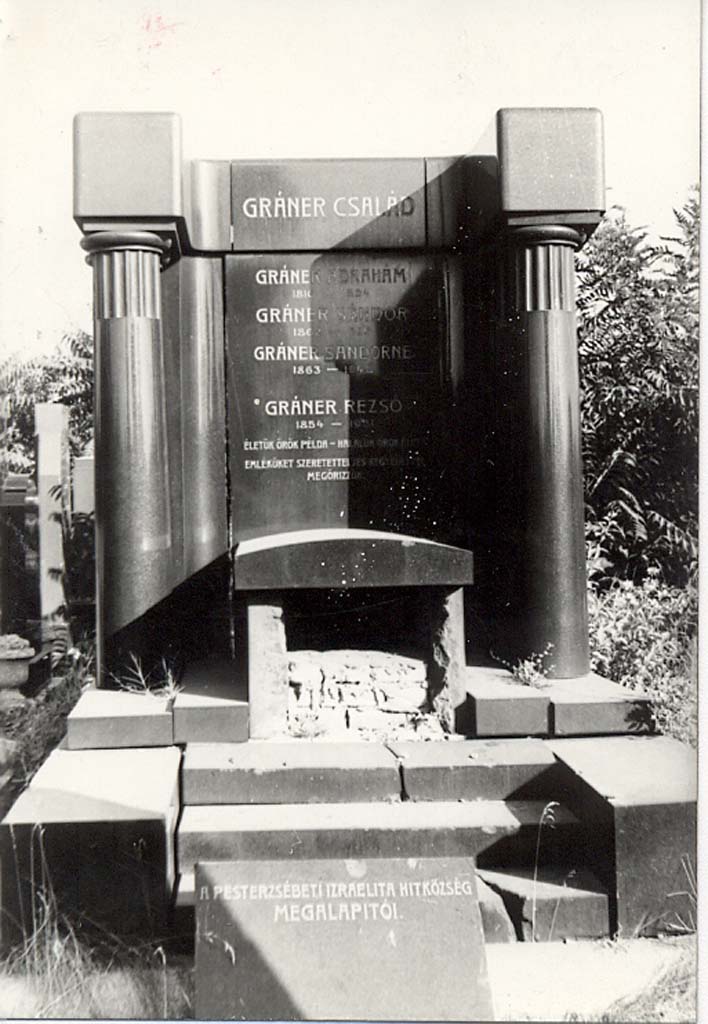 A Gráner csalad síremleke - A Pesterzsébeti Múzeum gyüjteményéből