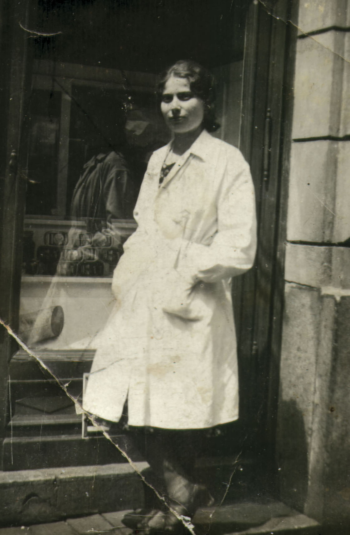 Katz Helen 1930-ban - Forrás Centropa Katz Helen 1930-ban - Forrás Centropa