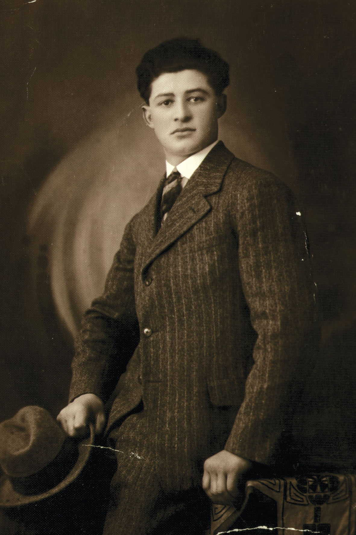 Schwarcz Ernő 1929-ben - Forrás Centropa Schwarcz Ernő 1929-ben - Forrás Centropa